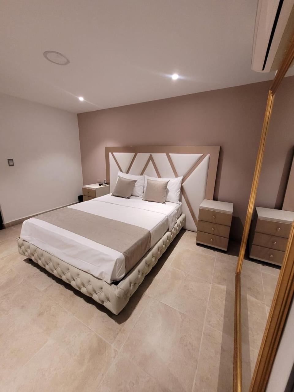 Hotel Med 33 Medellín Eksteriør billede